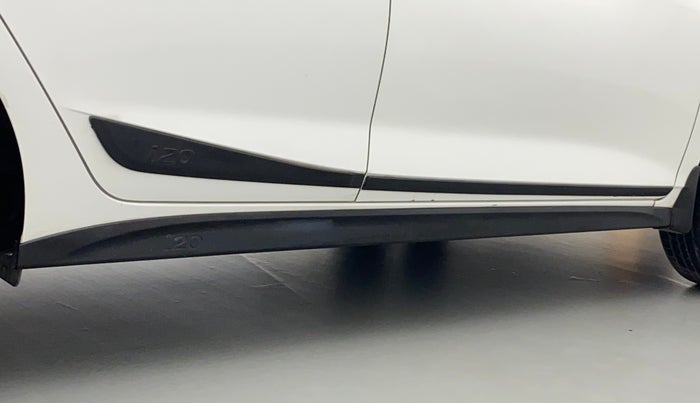 2022 Hyundai NEW I20 ASTA 1.2 MT, Petrol, Manual, 36,592 km, Right running board - Minor scratches