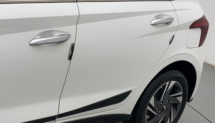 2022 Hyundai NEW I20 ASTA 1.2 MT, Petrol, Manual, 36,592 km, Rear left door - Minor scratches