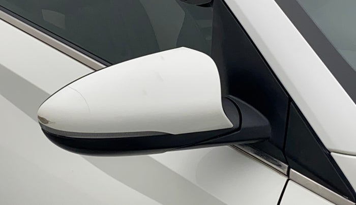 2022 Hyundai NEW I20 ASTA 1.2 MT, Petrol, Manual, 36,592 km, Right rear-view mirror - Minor scratches