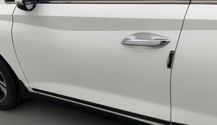 2022 Hyundai NEW I20 ASTA 1.2 MT, Petrol, Manual, 36,592 km, Front passenger door - Slight discoloration
