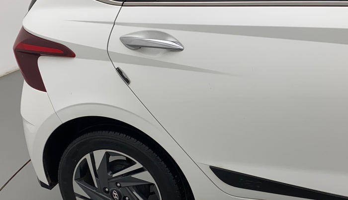 2022 Hyundai NEW I20 ASTA 1.2 MT, Petrol, Manual, 36,592 km, Right quarter panel - Paint has minor damage