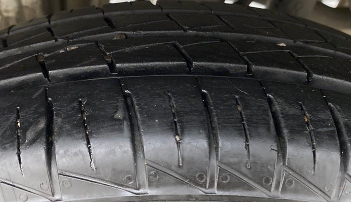 2019 Maruti Alto VXI, Petrol, Manual, 13,757 km, Right Rear Tyre Tread