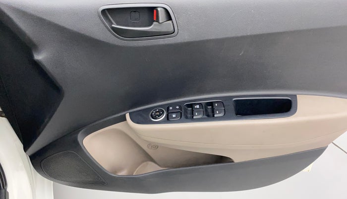 2013 Hyundai Grand i10 MAGNA 1.2 KAPPA VTVT, Petrol, Manual, 80,615 km, Driver Side Door Panels Control
