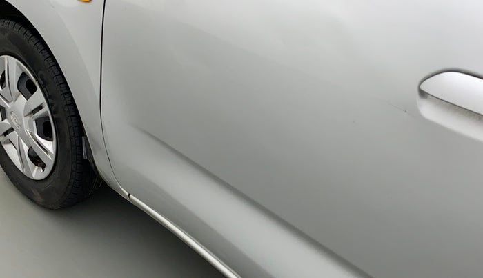 2018 Datsun Redi Go 1.0 T(O), Petrol, Manual, 20,154 km, Front passenger door - Minor scratches