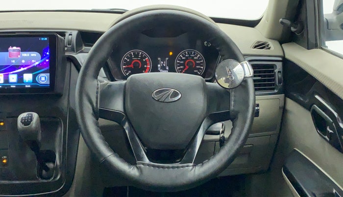 2016 Mahindra Kuv100 K2 6 STR, Petrol, Manual, 59,889 km, Steering Wheel Close Up