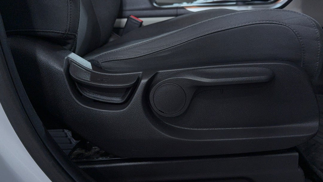 2022 Kia Carnival S, Automatic, 69526 km, Drivers Side Adjustment Panel