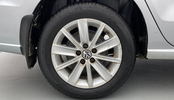 2015 Volkswagen Vento HIGHLINE PETROL, Petrol, Manual, 75,838 km, Right Rear Wheel