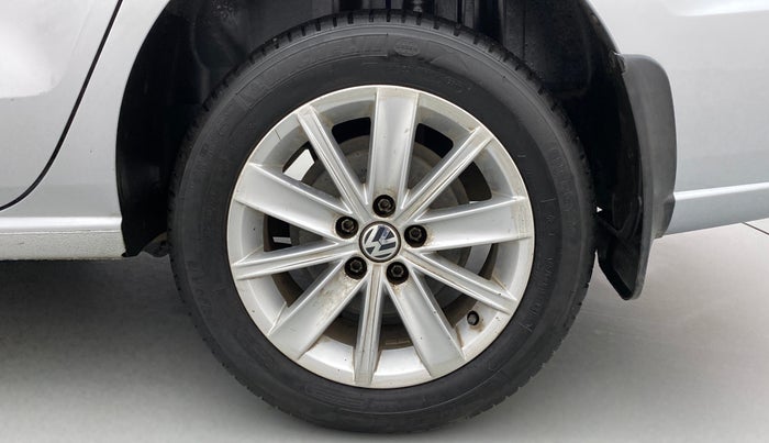 2015 Volkswagen Vento HIGHLINE PETROL, Petrol, Manual, 75,838 km, Left Rear Wheel