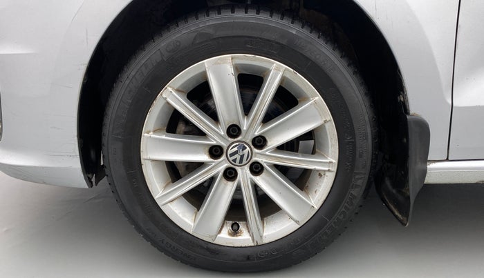 2015 Volkswagen Vento HIGHLINE PETROL, Petrol, Manual, 75,838 km, Left Front Wheel