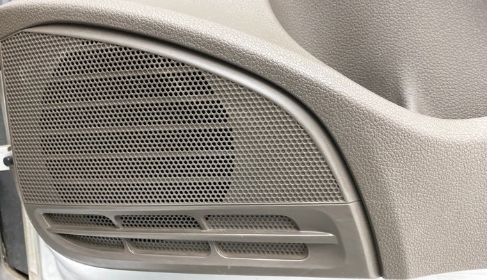 2015 Volkswagen Vento HIGHLINE PETROL, Petrol, Manual, 75,838 km, Speaker
