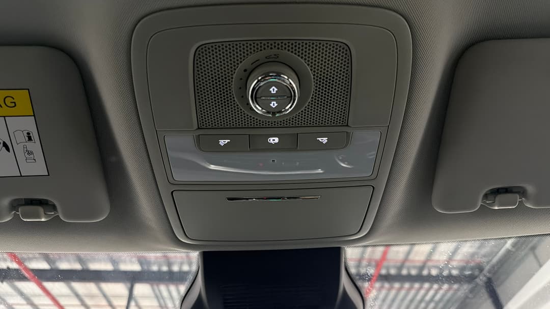 2022 MG Zst Essence, Automatic, 35651 km, On-Roof Controls/Sunglass holder
