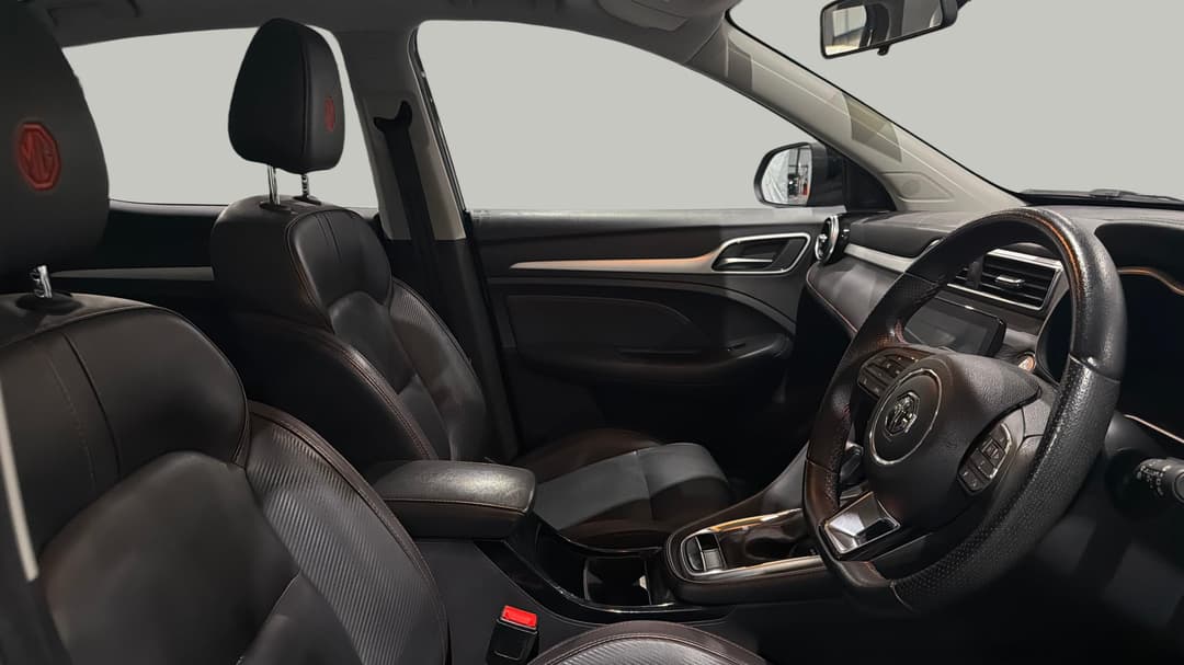 2022 MG Zst Essence, Automatic, 35651 km, Right Side Front Door Cabin View