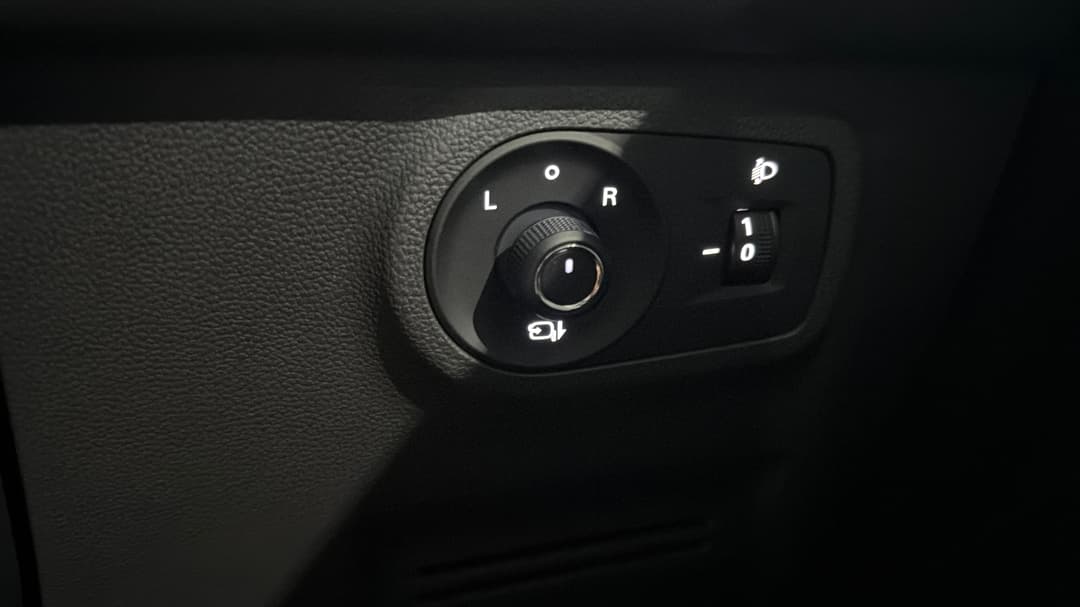 2022 MG Zst Essence, Automatic, 35651 km, Utility Switches/Buttons