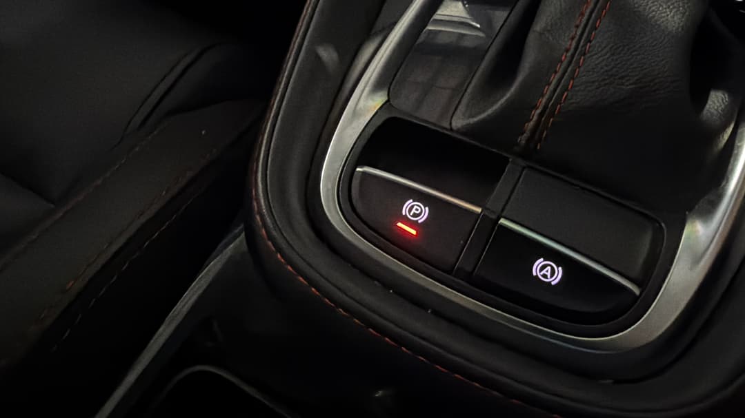 2022 MG Zst Essence, Automatic, 35651 km, Handbrake