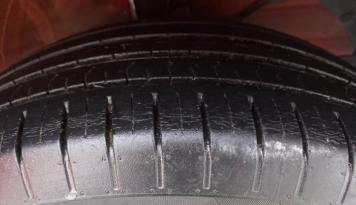 2018 Maruti Swift ZXI+, Petrol, Manual, 33,403 km, Right Front Tyre Tread