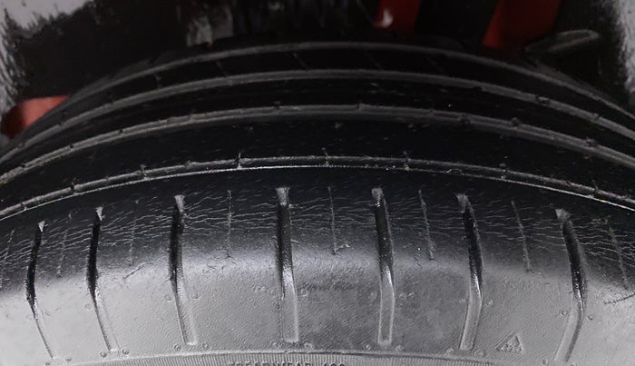 2018 Maruti Swift ZXI+, Petrol, Manual, 33,403 km, Left Rear Tyre Tread