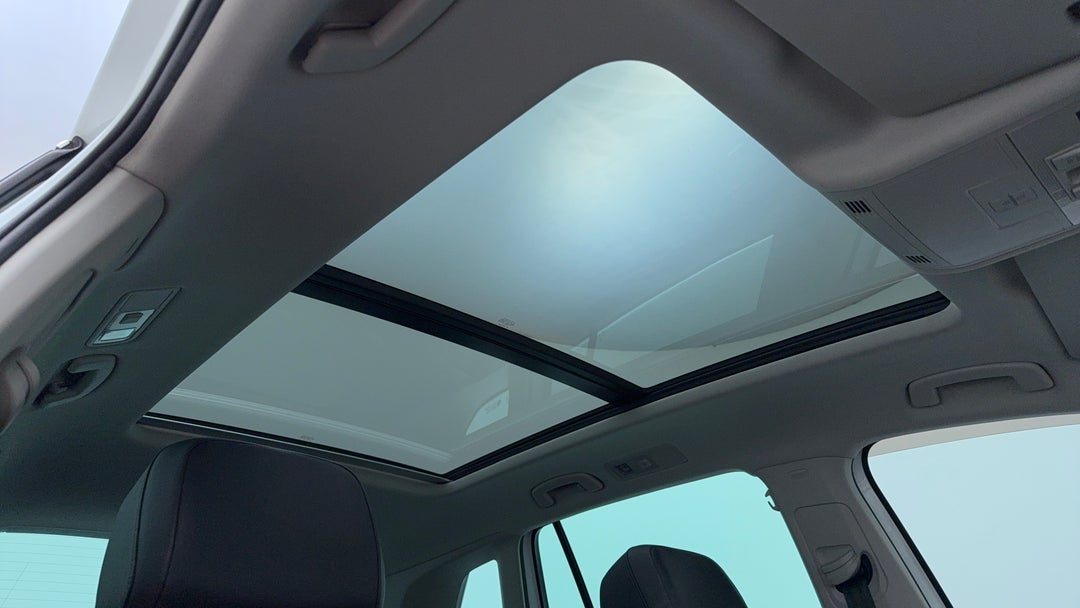 Interior Sunroof/Moonroof