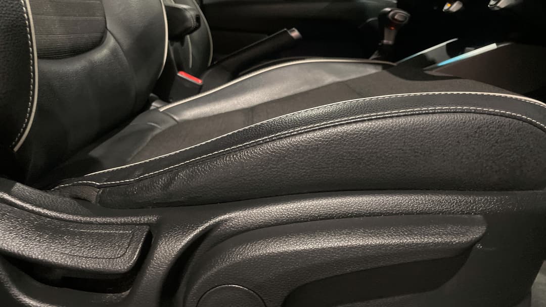 2019 Kia Rio Gt-line, Automatic, 57105 km, Drivers Side Adjustment Panel