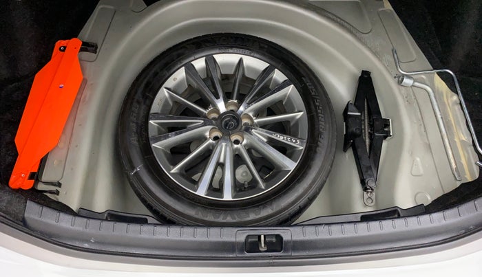 2016 Toyota Corolla Altis GL, Petrol, Manual, 71,916 km, Spare Tyre