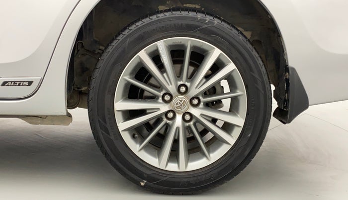 2016 Toyota Corolla Altis GL, Petrol, Manual, 71,916 km, Left Rear Wheel