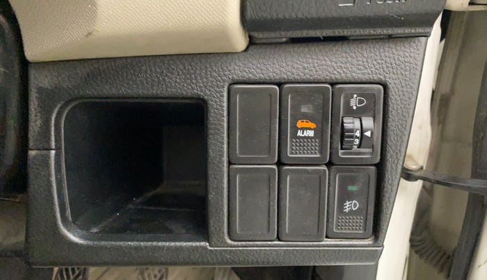 2013 Maruti Wagon R 1.0 VXI, Petrol, Manual, 38,260 km, Dashboard - Headlight height adjustment not working