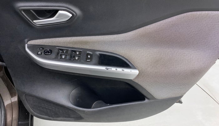 2021 Nissan MAGNITE XL Turbo MT, Petrol, Manual, 27,857 km, Driver Side Door Panels Control