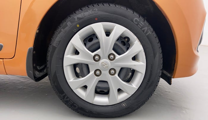 2015 Hyundai Grand i10 SPORTZ 1.2 KAPPA VTVT, Petrol, Manual, 23,033 km, Right Front Wheel