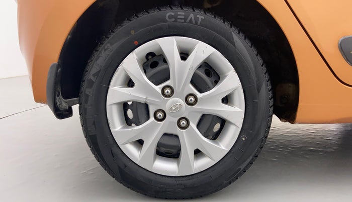 2015 Hyundai Grand i10 SPORTZ 1.2 KAPPA VTVT, Petrol, Manual, 23,033 km, Right Rear Wheel
