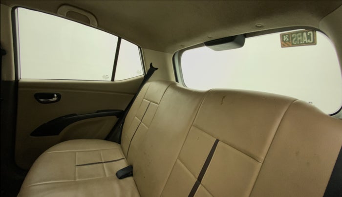 2011 Hyundai i10 MAGNA 1.2, Petrol, Manual, 25,268 km, Right Side Rear Door Cabin