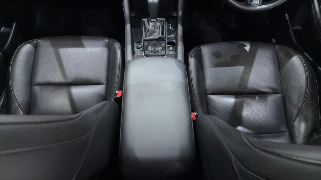 2019 Mazda Mazda3 G25 Astina, Automatic, 71568 km, Center Console