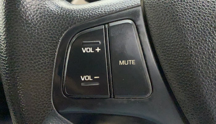 2018 Hyundai Grand i10 MAGNA 1.2 KAPPA VTVT, Petrol, Manual, 40,186 km, Steering wheel - Sound system control not functional
