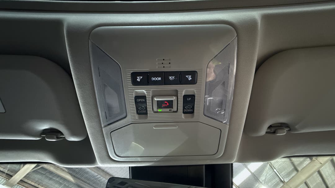 2023 Toyota RAV4 Cruiser (AWD) Hybrid, Automatic, 62249 km, On-Roof Controls/Sunglass holder