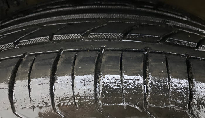 2014 Maruti Swift Dzire VXI AMT, Petrol, Automatic, 77,100 km, Left Front Tyre Tread