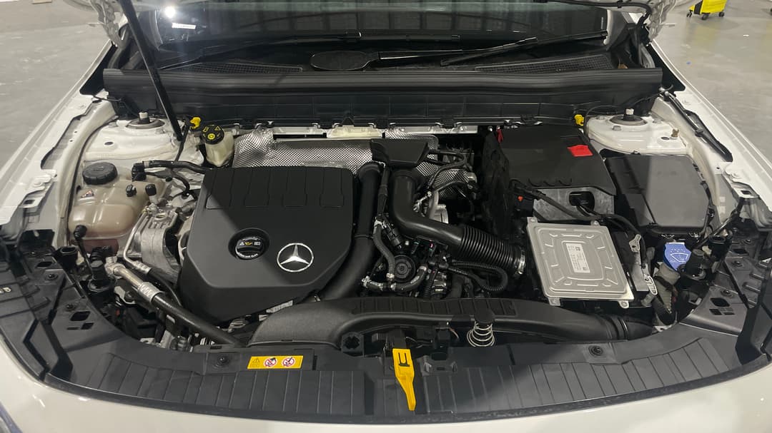 2022 Mercedes-benz Glb 200, Automatic, 52501 km, Open Bonnet (Engine)
