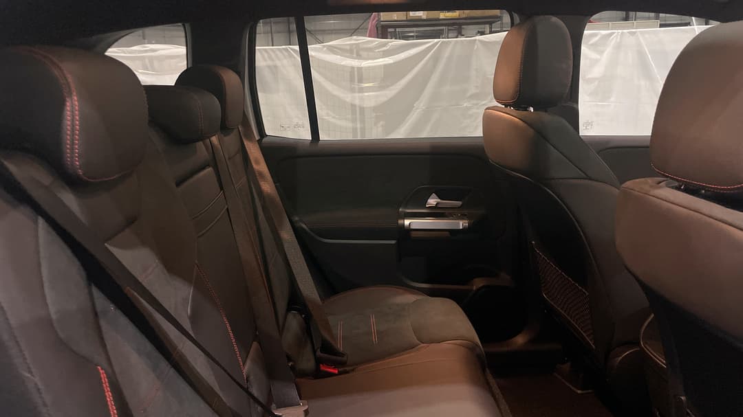 2022 Mercedes-benz Glb 200, Automatic, 52501 km, Right Side Rear Door Cabin View
