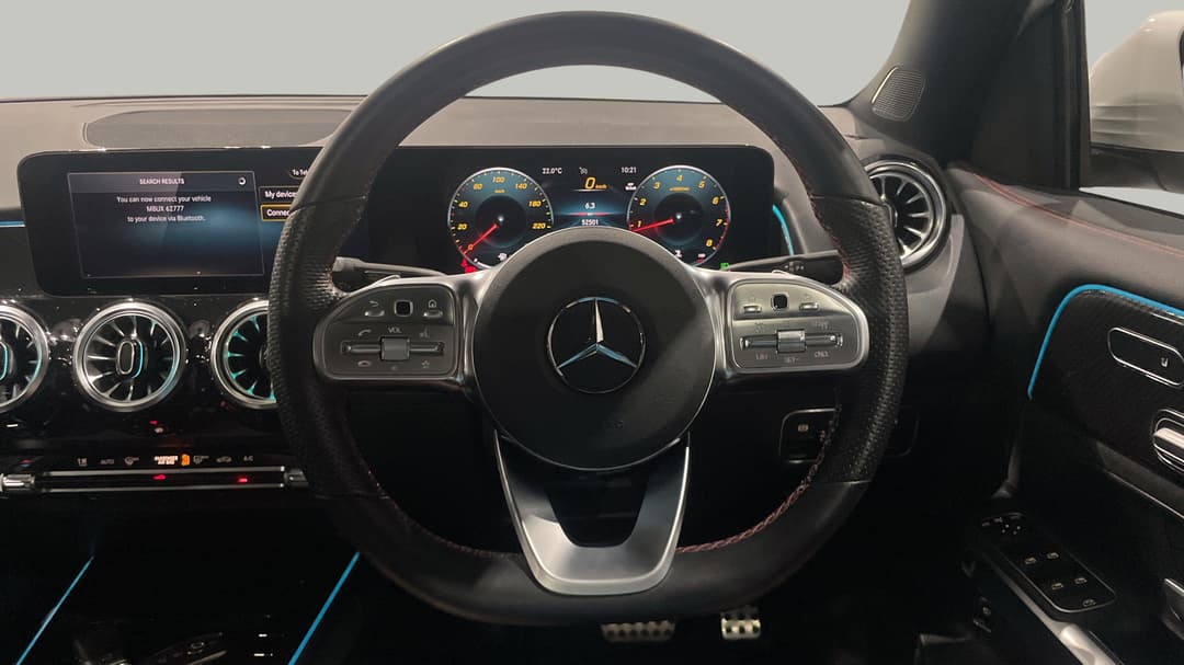 2022 Mercedes-benz Glb 200, Automatic, 52501 km, Steering Wheel Close-up