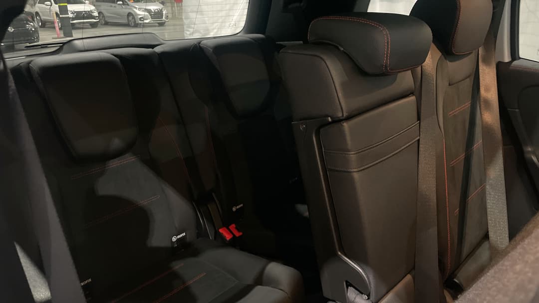 2022 Mercedes-benz Glb 200, Automatic, 52501 km, Third Row Seats