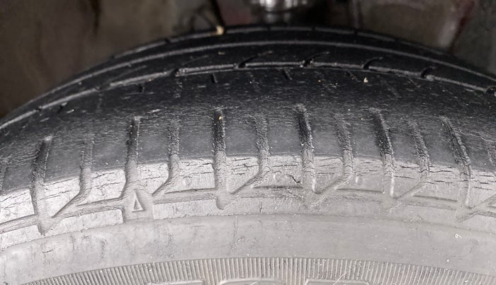 2018 Hyundai Elite i20 ASTA 1.2 DUAL TONE, Petrol, Manual, 67,916 km, Right Front Tyre Tread