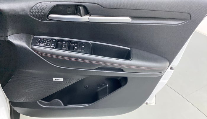 2020 KIA SONET GTX PLUS DCT 1.0, Petrol, Automatic, 27,728 km, Driver Side Door Panels Control
