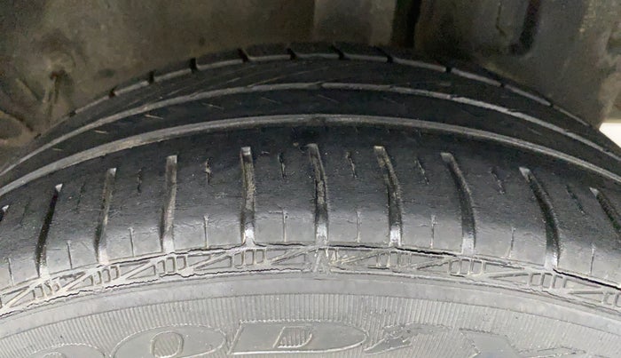 2011 Toyota Etios V, Petrol, Manual, 32,950 km, Left Rear Tyre Tread