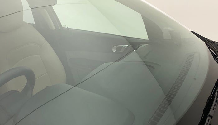 2018 Tata Tiago XZ PETROL, Petrol, Manual, 21,023 km, Front windshield - Minor spot on windshield