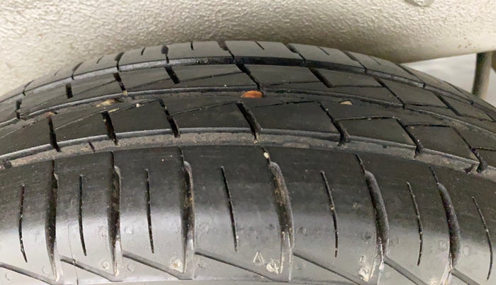 2017 Maruti OMNI E STD, Petrol, Manual, 69,169 km, Right Rear Tyre Tread
