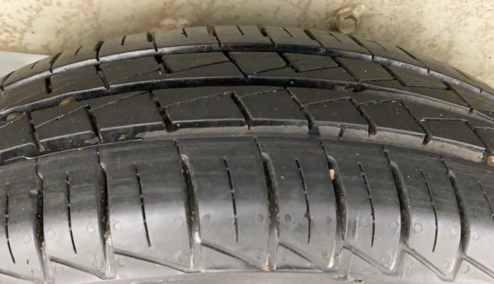 2017 Maruti OMNI E STD, Petrol, Manual, 69,169 km, Left Rear Tyre Tread