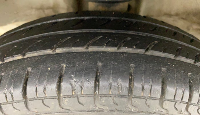 2017 Maruti OMNI E STD, Petrol, Manual, 69,169 km, Left Front Tyre Tread