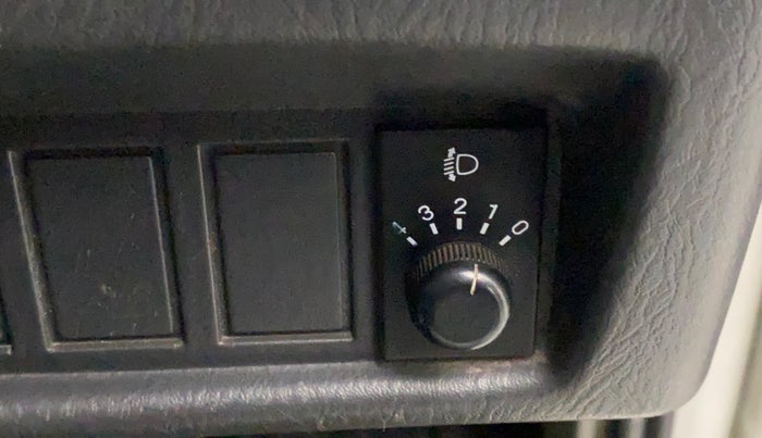 2017 Maruti OMNI E STD, Petrol, Manual, 69,169 km, Dashboard - Headlight height adjustment not working