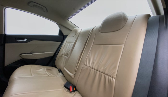 2017 Hyundai Verna 1.6 SX VTVT, Petrol, Manual, 26,658 km, Right Side Rear Door Cabin