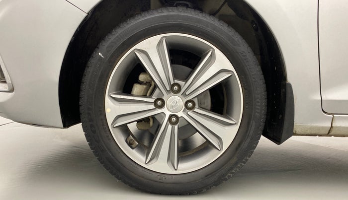 2017 Hyundai Verna 1.6 SX VTVT, Petrol, Manual, 26,658 km, Left Front Wheel