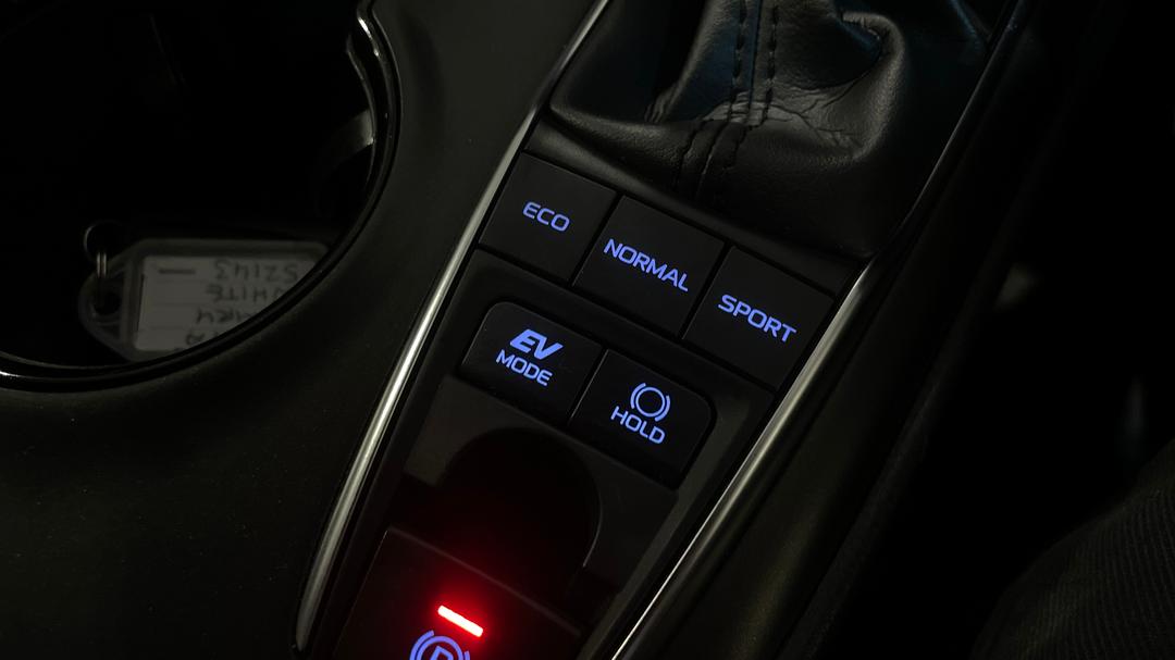 2023 Toyota Camry Ascent Hybrid, Automatic, 53425 km, Utility Switches/Buttons