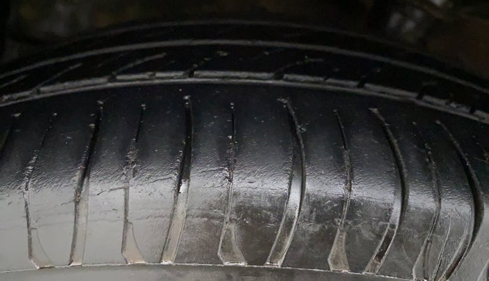 2016 Maruti Celerio VXI CNG D, CNG, Manual, 62,383 km, Left Rear Tyre Tread