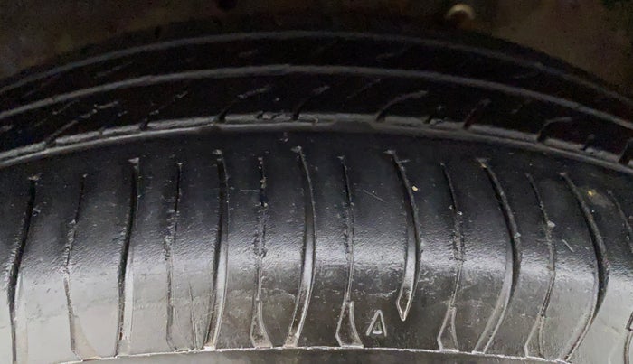 2016 Maruti Celerio VXI CNG D, CNG, Manual, 62,383 km, Left Front Tyre Tread